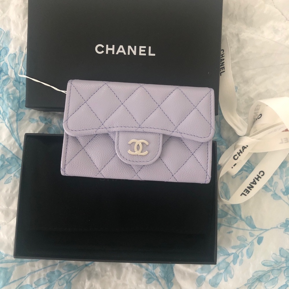 ❌SOLD❌21K CHANEL light purple flap cardholder